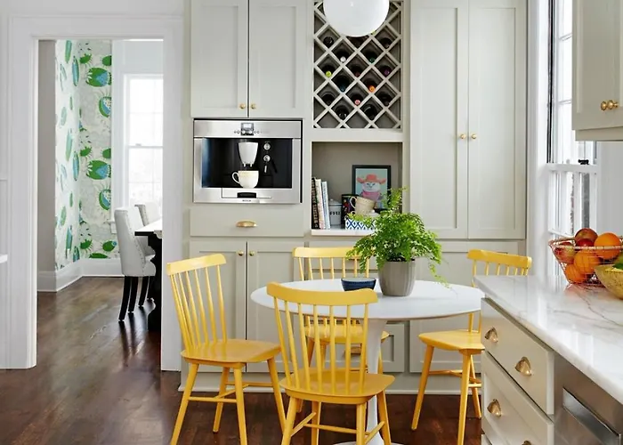 Intersthing And Modern Place To Visit. شقة